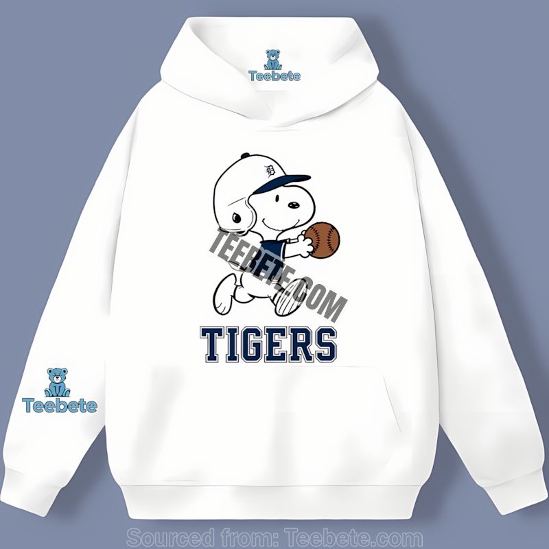Detroit Tigers Snoopy Baseball Running Color Hoodie Detroit Tigers Snoopy Baseball Running Color Hoodie