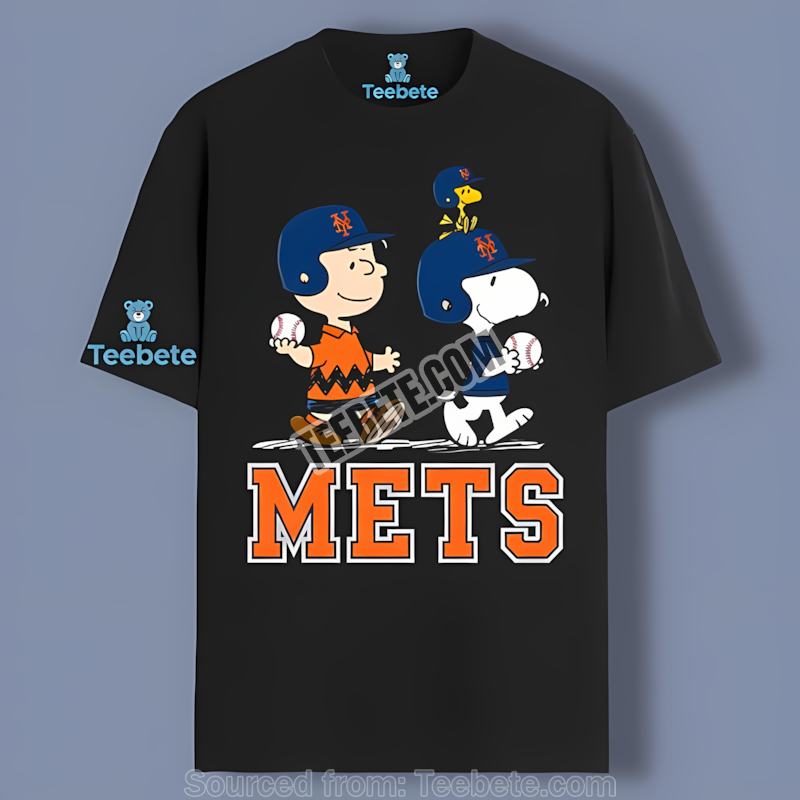 New York Mets Charlie Brown And Snoopy Play Together Unisex Shirt