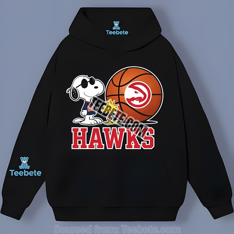 Atlanta Hawks Helmet Snoopy Woodstock Graphic Hoodie Atlanta Hawks Helmet Snoopy Woodstock Graphic Hoodie