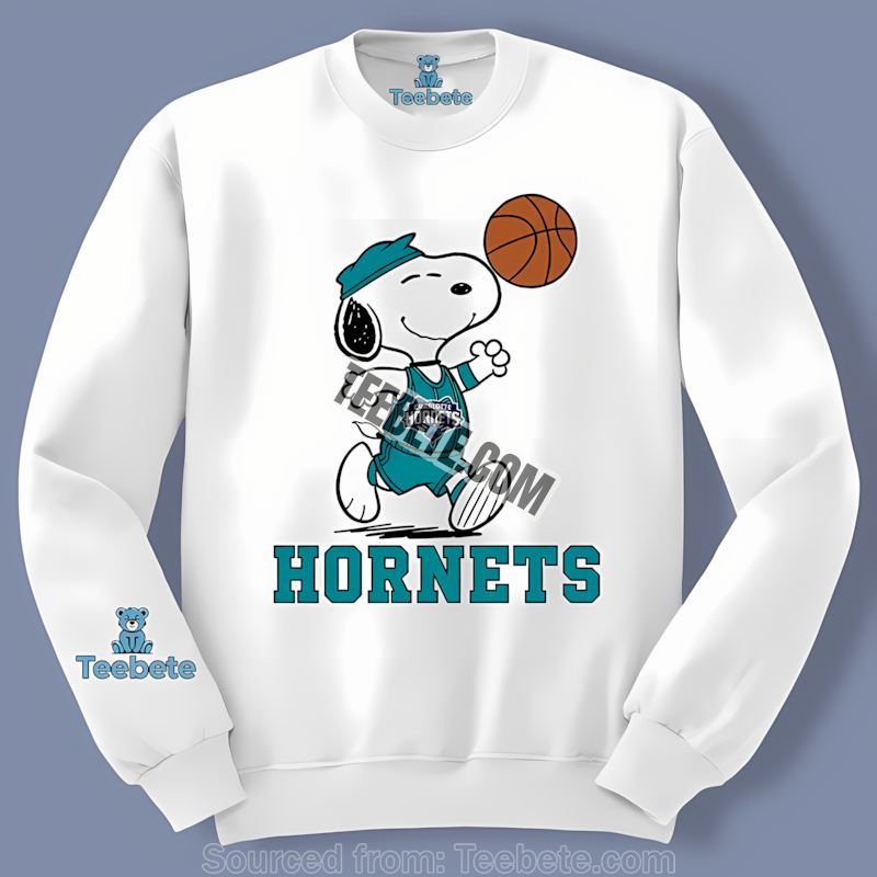 Charlotte Hornets Snoopy Playing Basketball Vintage Long Sleeve Charlotte Hornets Snoopy Playing Basketball Vintage Long Sleeve