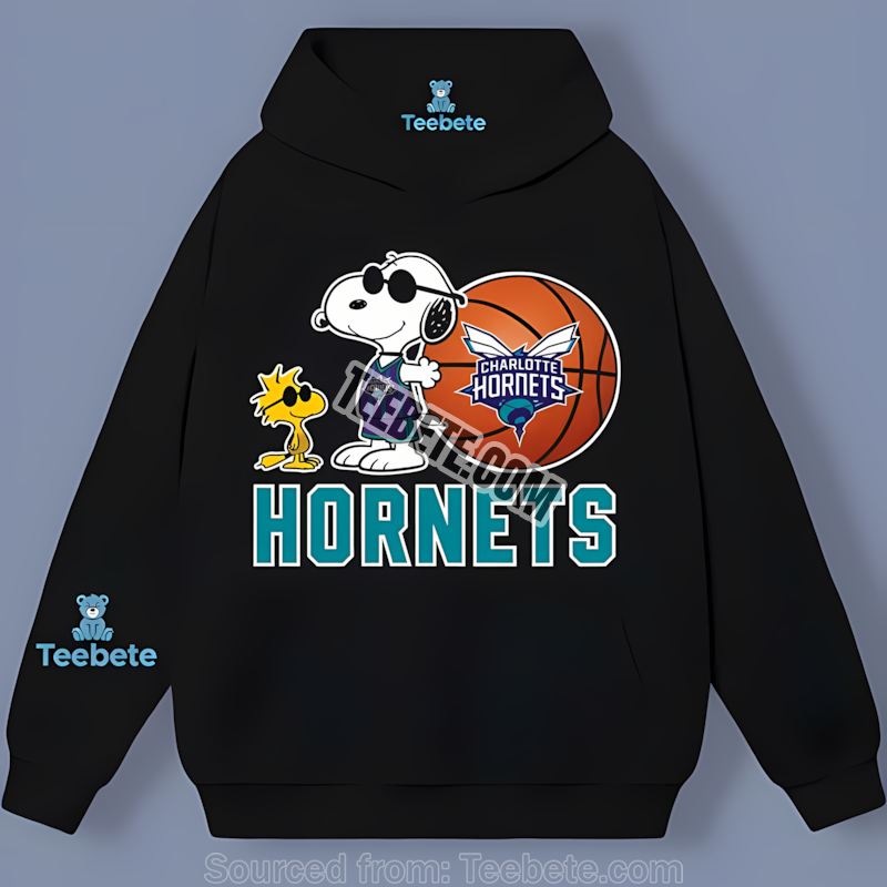 Charlotte Hornets Vs Snoopy And Woodstock Sports Theme Hoodie Charlotte Hornets Vs Snoopy And Woodstock Sports Theme Hoodie