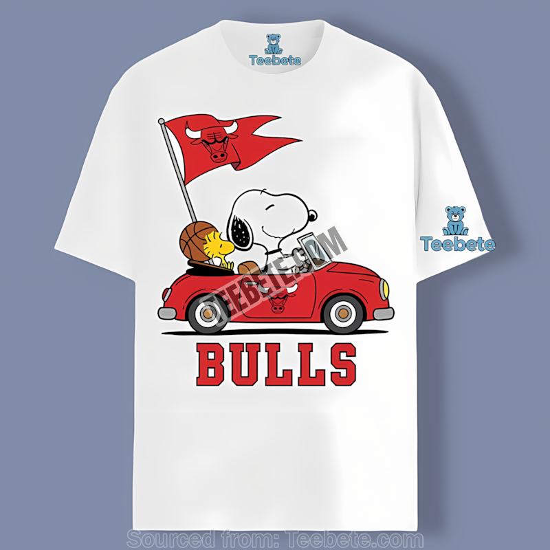 Chicago Bulls Snoopy Helmet Showdown Regular Shirt Chicago Bulls Snoopy Helmet Showdown Regular Shirt