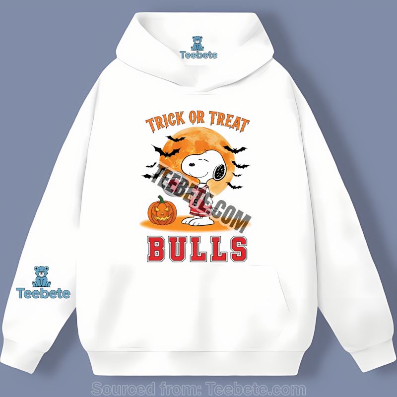 Chicago Bulls Trick Or Treat Snoopy Halloween Hoodie Chicago Bulls Trick Or Treat Snoopy Halloween Hoodie