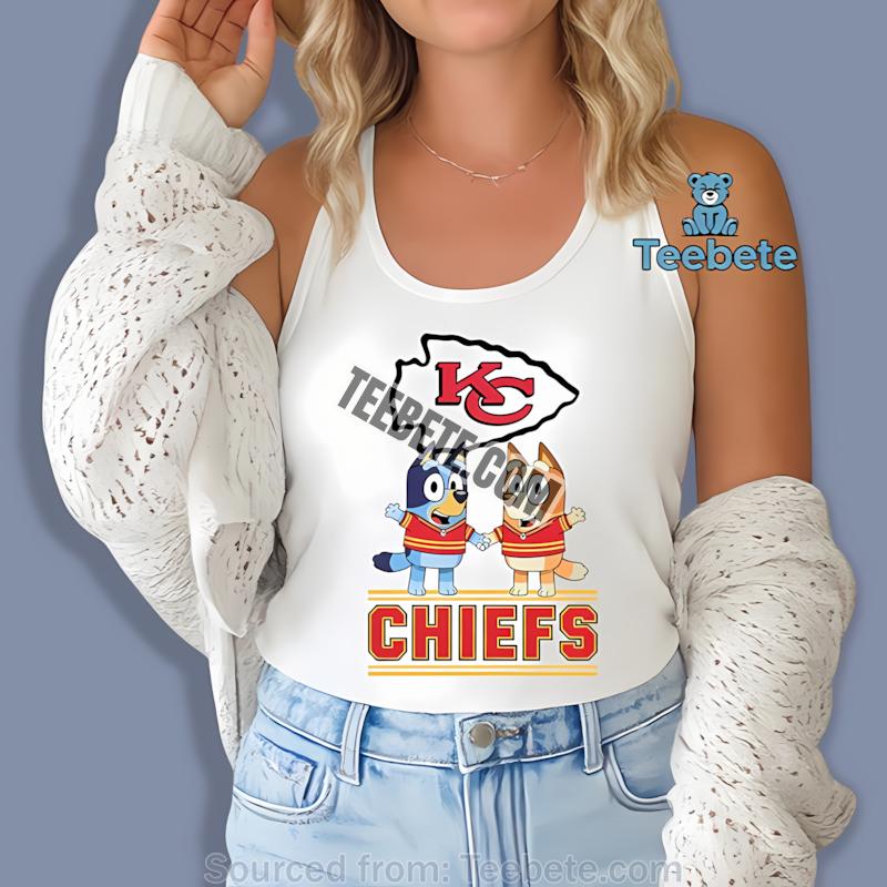 Kansas City Chiefs Bluey Bingo Holding Hands Retro Tanktop Kansas City Chiefs Bluey Bingo Holding Hands Retro Tanktop