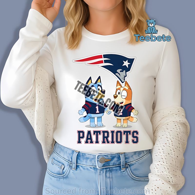 New England Patriots Bluey And Bingo Holding Hands Long Sleeve New England Patriots Bluey And Bingo Holding Hands Long Sleeve