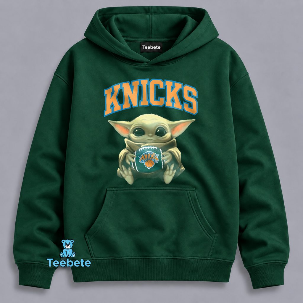 Baby Yoda Hug New York Knicks Star Wars Hoodie Baby Yoda Hug New York Knicks Star Wars Hoodie