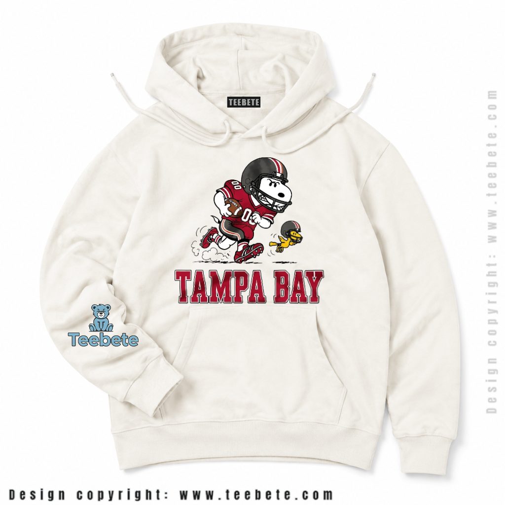Tampa Bay Buccaneers Snoopy Running Woodstock Hoodie Tampa Bay Buccaneers Snoopy Running Woodstock Hoodie