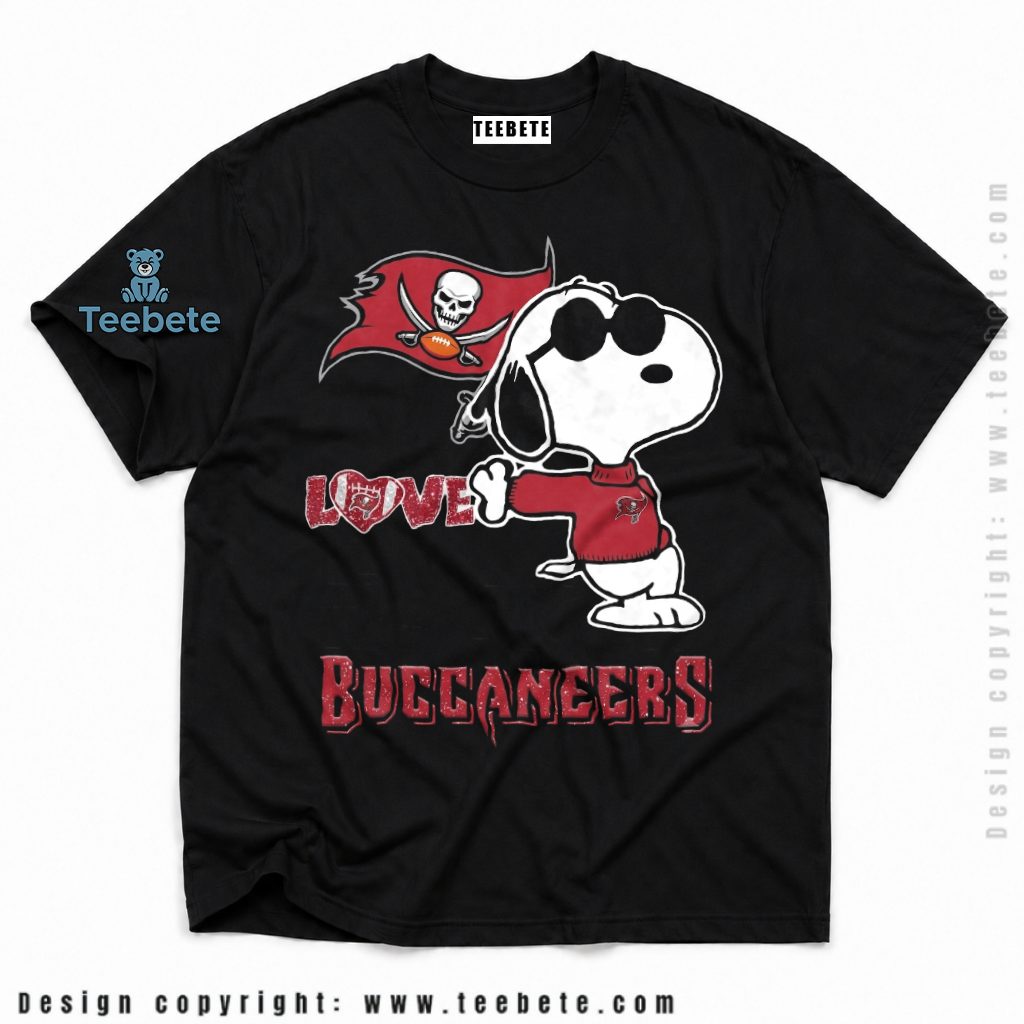 Tampa Bay Buccaneers Snoopy Sunglasses Love Sweater Shirt